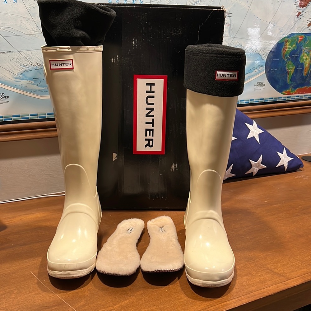 Hunter Boots Tall W8 with Original Black Fleece Socks & Shearling Insoles
